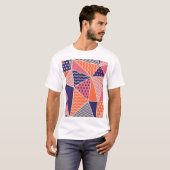 Abstrakte Dreiecke: Vintager geometrischer Hinterg T-Shirt (Vorne ganz)