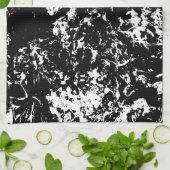 Abstrakte Eisbildung in Schwarz und Weiß Geschirrtuch (Gefaltet)