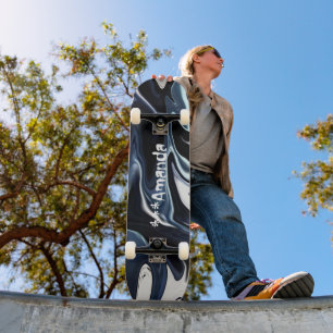 Abstrakte, elegante Fließstruktur aus flüssigem Ma Skateboard