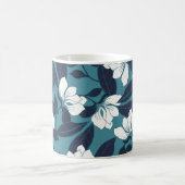 Abstrakte Eleganz mit Blumenhintergrund.  Kaffeetasse (Mittel)
