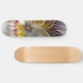 Abstrakte Fantasy-Blume Modernes Fraktal Skateboard (Horizontal)