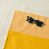 Abstrakte Farbblockstreifen Orange Personalisiert Strandtuch (Beispiel)