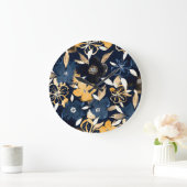 Abstrakte Florals: Farbwiederholtes Muster Große Wanduhr (Zuhause)