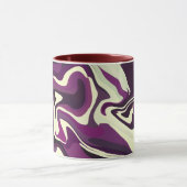 Abstrakte Fluid Art mit Lila und cremefarbenen Tön Tasse (Zentrum)