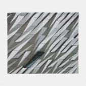 Abstrakte Formen auf einer Gebäude-Fassade bei Fleecedecke (Vorderseite (Horizontal))