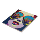 Abstrakte Frau in Sonnenbrille mit City Reflection Fliese (Seite)