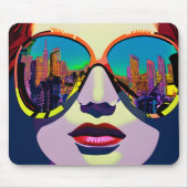 Abstrakte Frau in Sonnenbrille mit City Reflection Mousepad (Vorne)