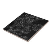 Abstrakte Frühlingsblumen in Schwarz-Weiß Fliese (Seite)