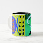 Abstrakte geometrische leuchtende blaue Formen Zweifarbige Tasse (Vorderseite Links)