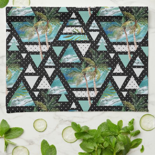 Abstrakte geometrische Palmen u. Wellen-Muster Handtuch (Gefaltet)