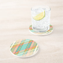 Abstrakte geometrische Tartan-Muster-Cremegetränke