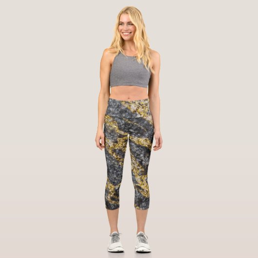 Abstrakte goldene Glitzern-Felsstruktur Capri Leggings (Vorderseite)