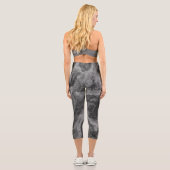Abstrakte graue Diffusion Capri-Leggings Capri Leggings (Rückseite)