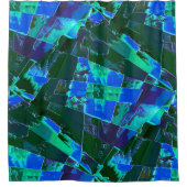 Abstrakte grüne Weideflächen und blauer Himmel, ei Duschvorhang (Vorderseite)