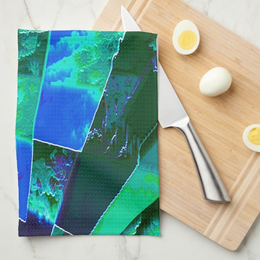 Abstrakte grüne Weideflächen und blauer Himmel, ei Geschirrtuch (Viertel Falte)