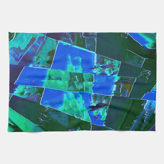 Abstrakte grüne Weideflächen und blauer Himmel, ei Geschirrtuch (Horizontal)