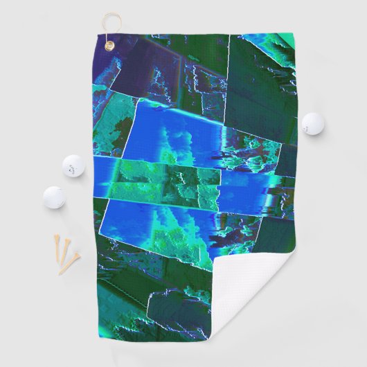 Abstrakte grüne Weideflächen und blauer Himmel, ei Golfhandtuch (Insitu)