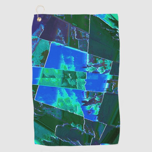 Abstrakte grüne Weideflächen und blauer Himmel, ei Golfhandtuch (Vorderseite)