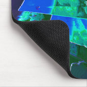 Abstrakte grüne Weideflächen und blauer Himmel, ei Mousepad (Ecke)