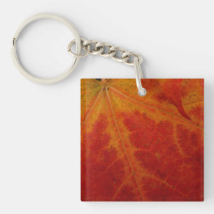 Abstrakte Herbst-Naturfotografie mit rotem Ahornbl Schlüsselanhänger