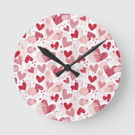 Abstrakte Herzmuster werfen Kissen Runde Wanduhr (Vorderseite)