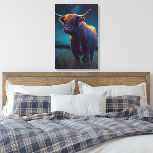 Abstrakte Hochlandkuh in einem Feld bei Nacht farb Leinwanddruck (Insitu (Schlafzimmer))