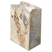 Abstrakte Hochzeit von Strandcreme Mittlere Geschenktüte (Rückseite Schrägansicht)