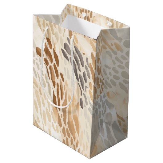 Abstrakte Hochzeit von Strandcreme Mittlere Geschenktüte (Rückseite Schrägansicht)