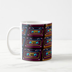 Abstrakte Kassette neon-Retro-Musik aus Backgro Kaffeetasse