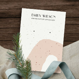 ABSTRAKTE KERAMIK BLUSH PEACH STUD EARRING DISPLAY VISITENKARTE