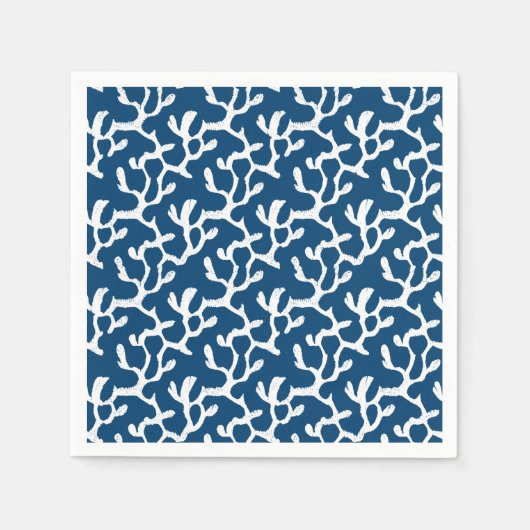 Abstrakte Korallenwiederholmuster in Blau und Weiß Serviette (Vorderseite)