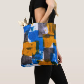 Abstrakte Kunst in Blau, Orange und Grau Tasche (Von Nahem)