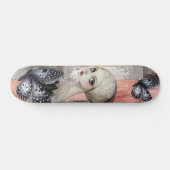 Abstrakte Kunstbedrückte Grunge Girl Mixed Media Skateboard (Horizontal)