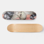 Abstrakte Kunstbedrückte Grunge Girl Mixed Media Skateboard (Horizontal)