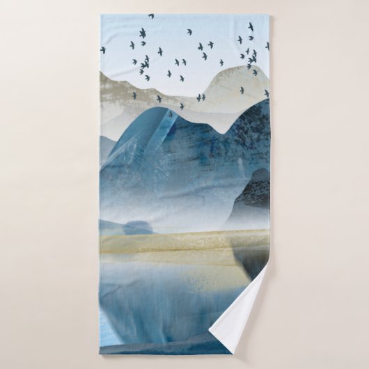 Abstrakte Kunstdekoration. Gebirge und Badehandtuch (Badehandtuch)