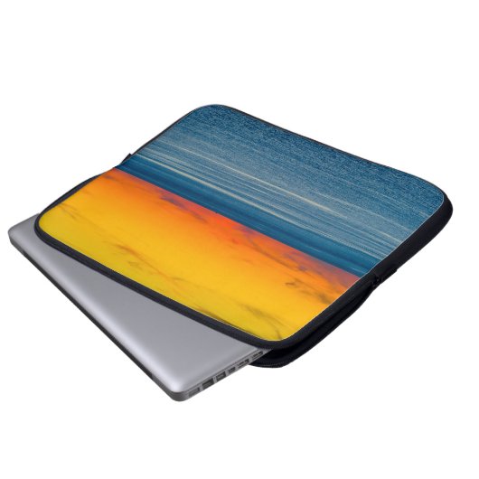 Abstrakte lange Belichtungszeit mit absichtlichem  Laptopschutzhülle (Vorne Knopf)