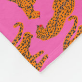 Abstrakte Leoparden mit roten Lippen und Gewinnver Fleecedecke (Ecke)