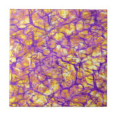 Abstrakte Lila Stromkreise auf Gelb Fliese (Vorderseite)