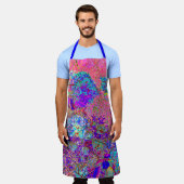 Abstrakte Lila und Blue Hydrangea mit Magenta Schürze (Getragen)