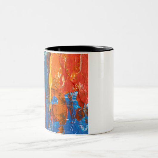 Abstrakte Malerei in Blau und Orange Zweifarbige Tasse (Mittel)