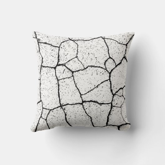 Abstrakte Malerei in Schwarz und Weiß Kissen (Rückseite)