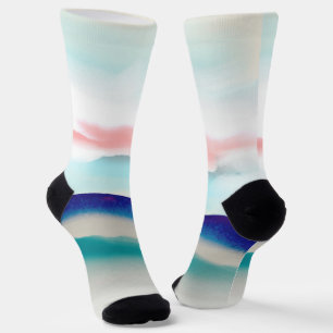 Abstrakte Malerei in Sky und Navy Blue Red Socken