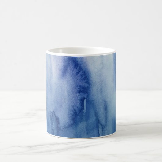Abstrakte Malerei mit blauer Wasserfarbe Kaffeetasse (Mittel)