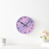 Abstrakte Malerei mit Lavendel- und Rosa-Herden Runde Wanduhr (Zuhause)