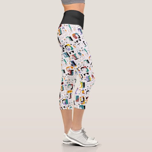 Abstrakte maya-alte Gesichter Muster 1 Capri Leggings (Rechts)