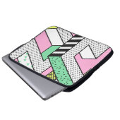 Abstrakte Memphis: 80er geometrische Formen. Laptopschutzhülle (Vorne Knopf)
