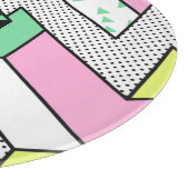 Abstrakte Memphis: 80er geometrische Formen. Schneidebrett (Ecke)