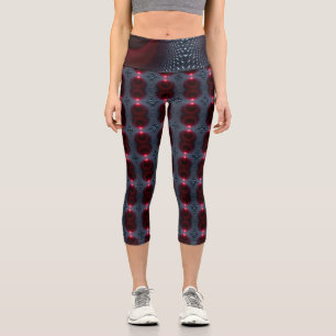 Abstrakte Metallische Echo-Kammer mit Roter Soundw Capri Leggings