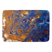 Abstrakte moderne Kunst in Blau und Kupfer Badematte (Vorderseite)