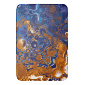 Abstrakte moderne Kunst in Blau und Kupfer Badematte (Vorderseite Vertikal)